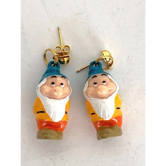 SNOW WHITE Seven Dwarfs "Bashful" 1" Dimensional Earrings Gold Tone - Picture 1 of 5